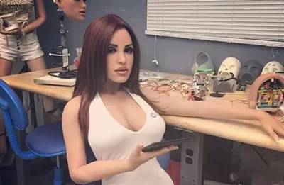 AI浪潮席卷多元領(lǐng)域 娛樂(lè)新星微軟小冰加盟《超次元偶像》，IBM系統(tǒng)開(kāi)啟中國(guó)教育數(shù)字化新篇章